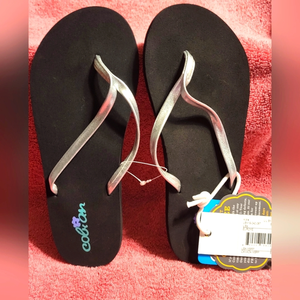 Cobian Big Kids Silver Shimmer Flip Flops - NWT